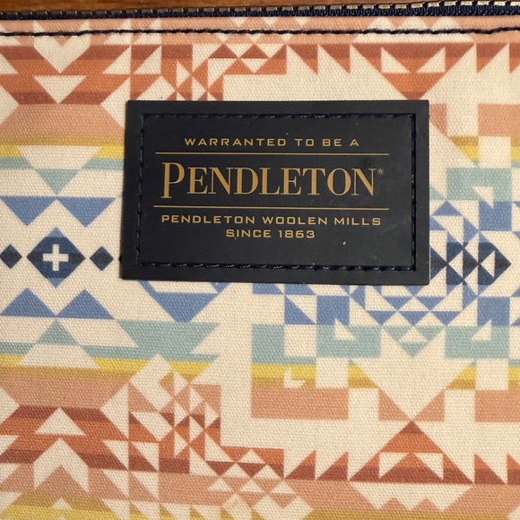 Pendleton Geometric Pattern Laptop Pouch - Picture 2 of 8